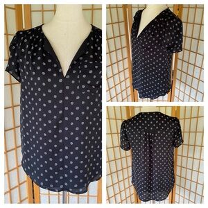 41 Hawthorne Black & White Dot Tulip Sleeve V Neckline Blouse SZ M